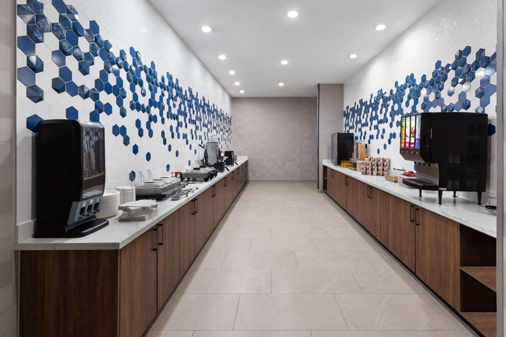 La Quinta Inn & Suites By Wyndham San Antonio At The Rim מראה חיצוני תמונה