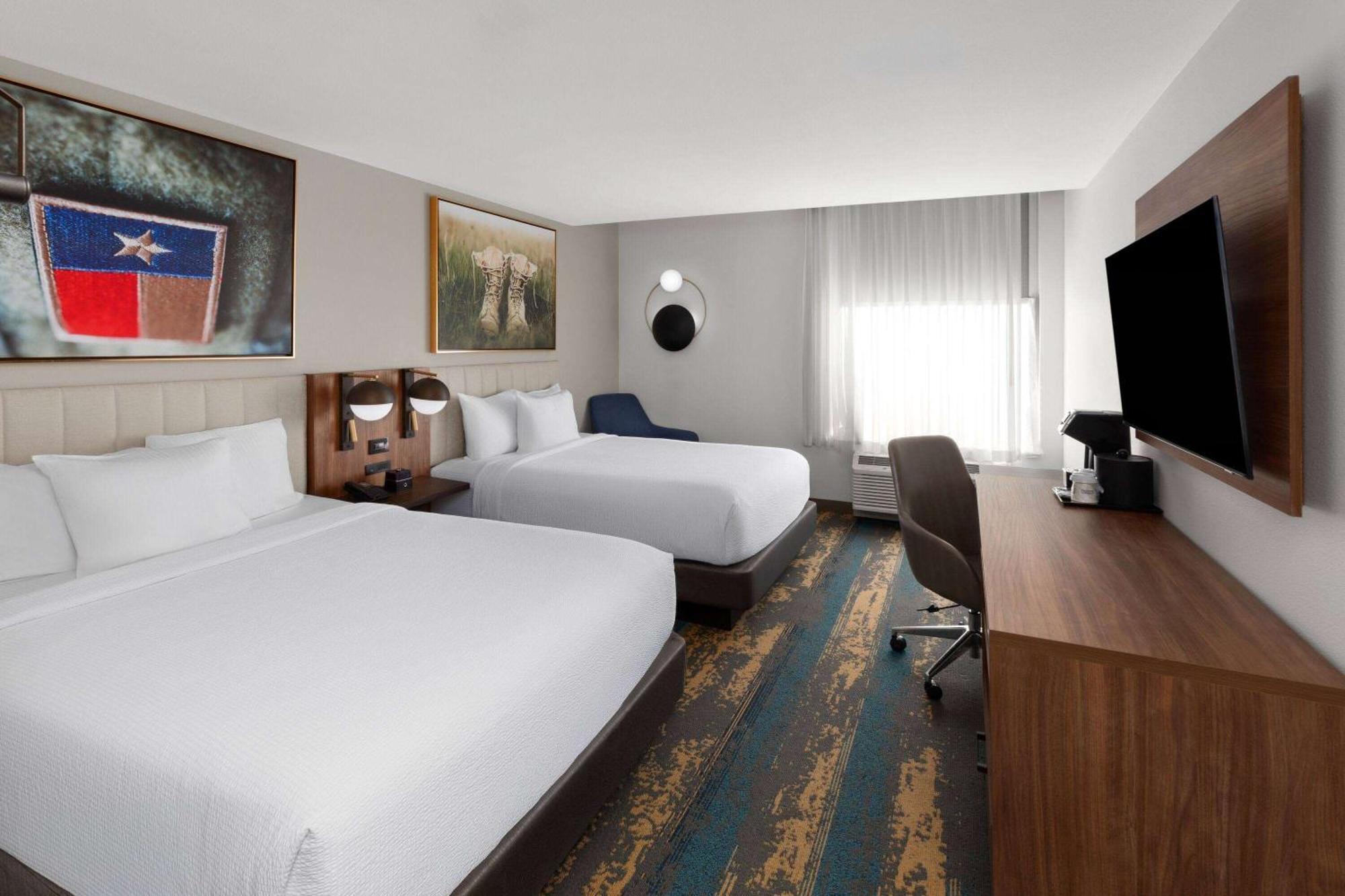 La Quinta Inn & Suites By Wyndham San Antonio At The Rim מראה חיצוני תמונה