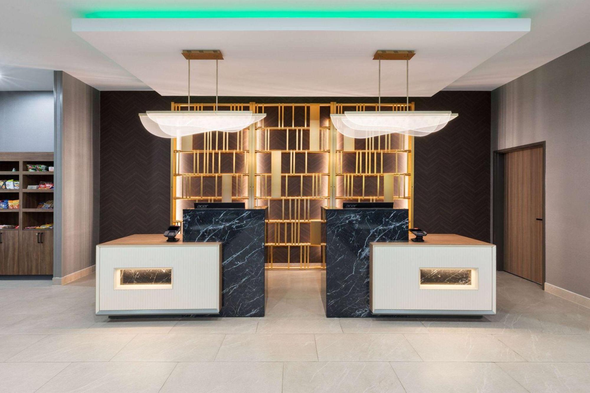 La Quinta Inn & Suites By Wyndham San Antonio At The Rim מראה חיצוני תמונה
